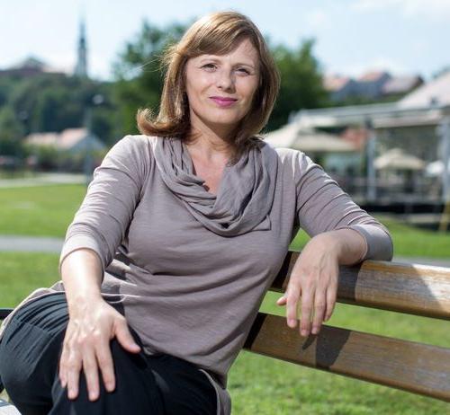 INTERVJU: Julijana Adamović objavila je novi roman “Divlje guske” INTERVJU: Julijana Adamović objavila je novi roman “Divlje guske”